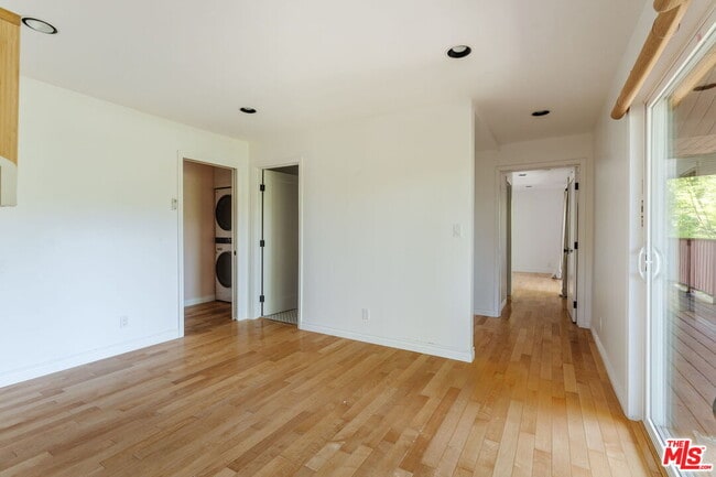 Building Photo - 2344 Sunset Heights Dr