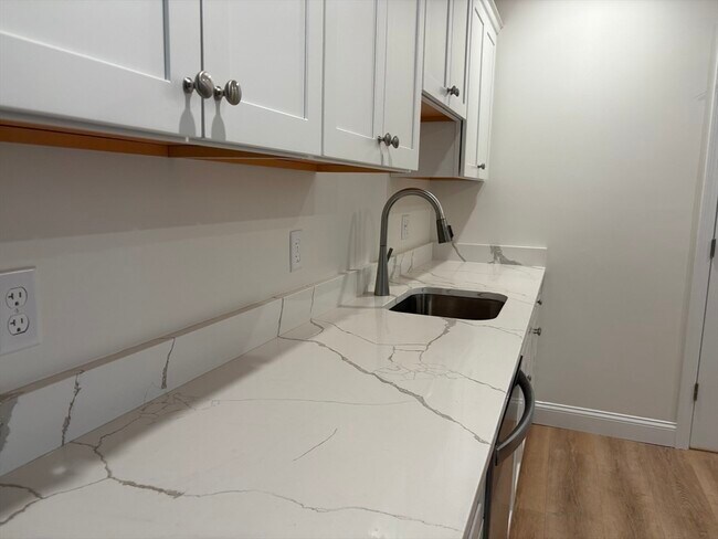 Building Photo - 154 Granite St