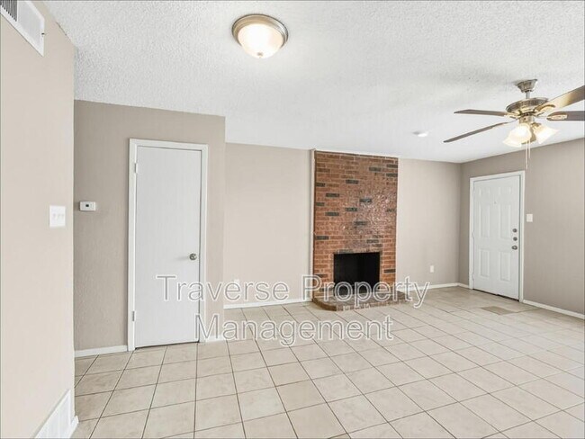 Building Photo - 1006 Bland Dr