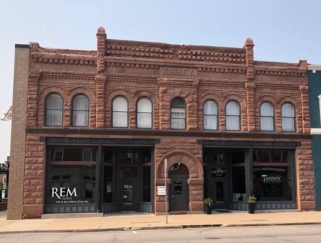 Building Photo - 127 E Main St