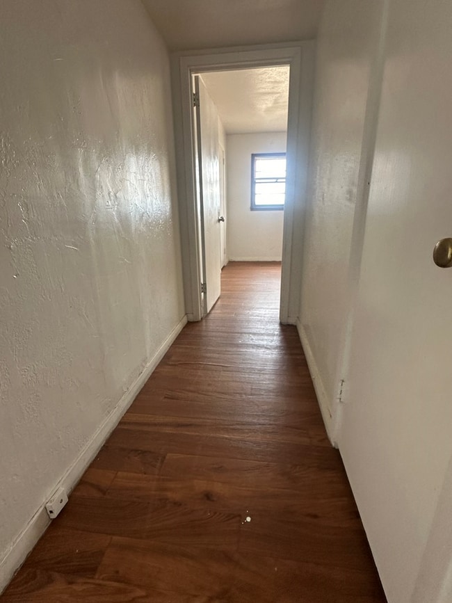 Building Photo - 1108 E 42nd St