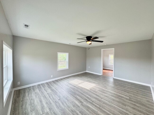 Building Photo - Home at Last! -2 Additional Bonus Rooms