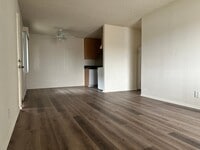 Building Photo - 1181 E Hollyvale St