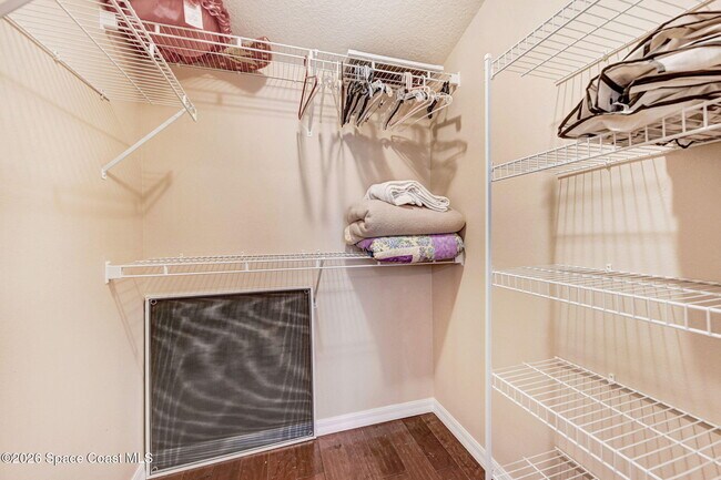 Building Photo - 5327 Solway Dr