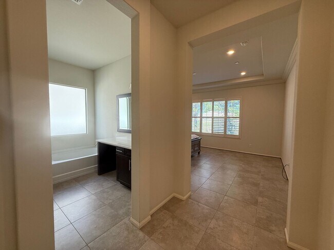 Building Photo - Dell Webb Home at Sun City ,3 Bedrooms, 3 Bathrooms, On Golf Course