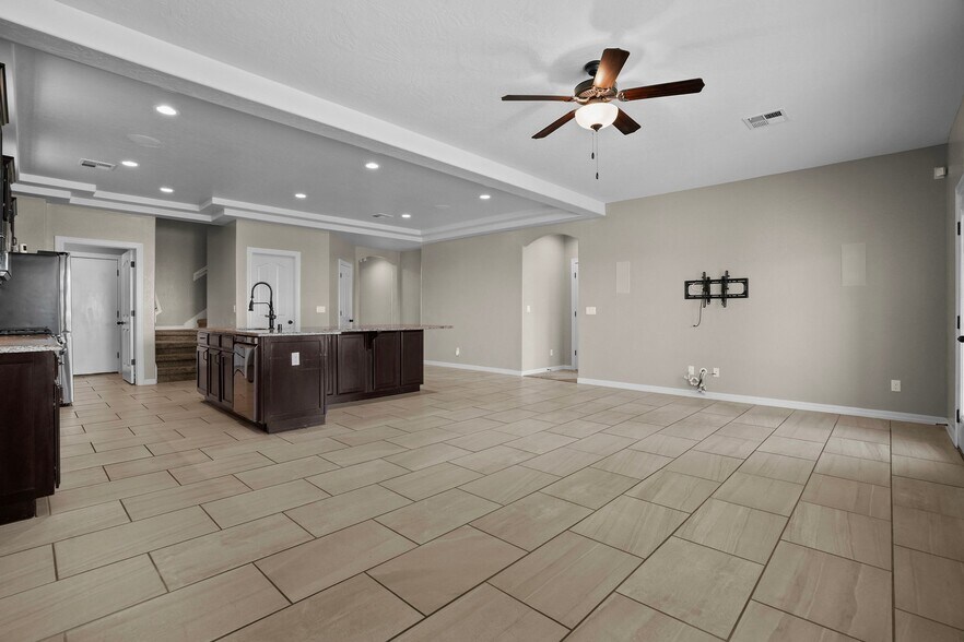 Building Photo - 12540 Arrow Weed Dr