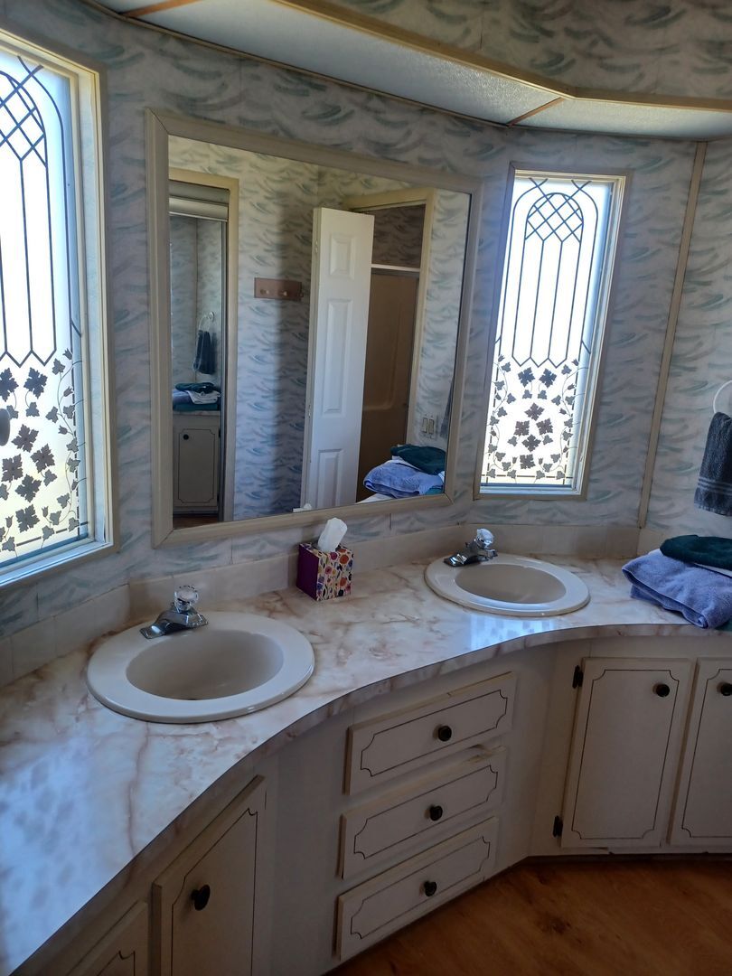 Building Photo - 55 + Community Turn Key 2 Bedroom / 2 Bathroom Home in a Private Gated Community Furnisher Negoti...