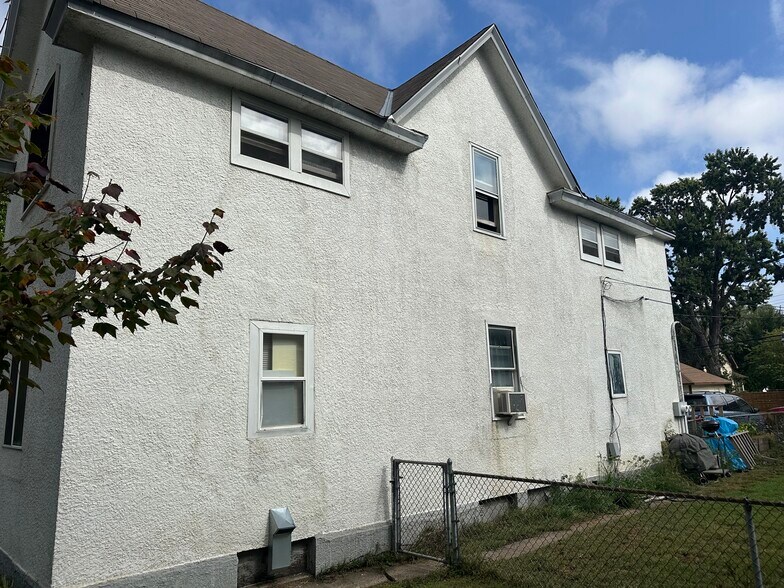 Building Photo - 3829 Bloomington Ave