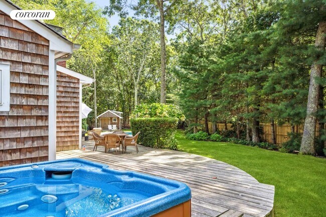 Building Photo - 563 Montauk Hwy