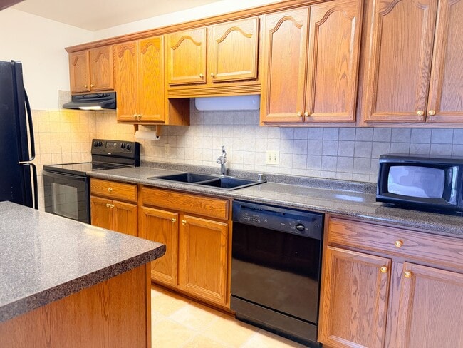 Building Photo - W168N11523 El Camino Dr