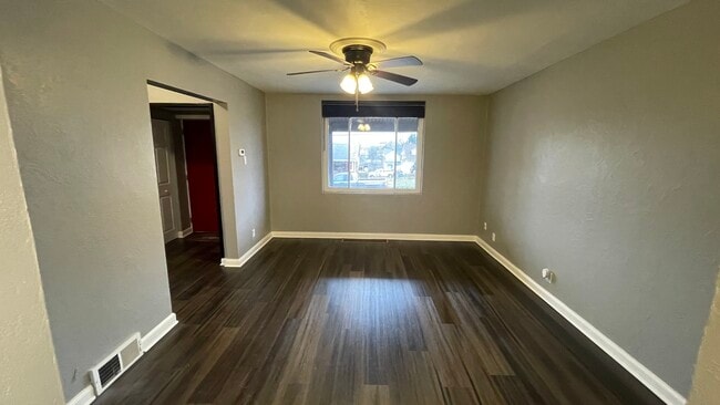 Building Photo - 2311 Grandview Ave