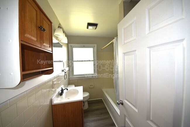 Building Photo - 213 Bassett Ave