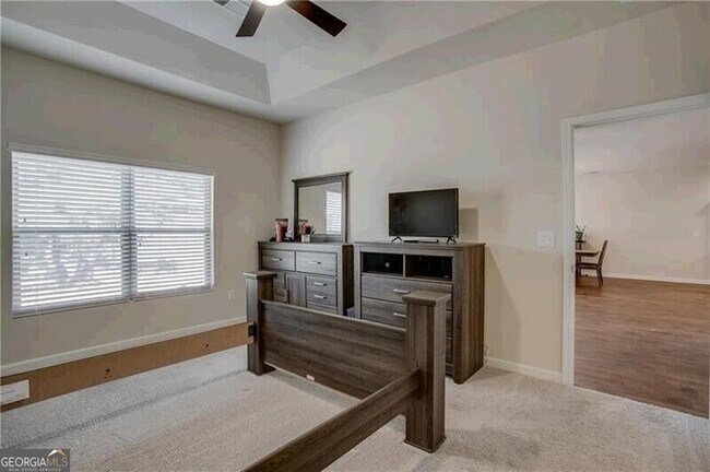 Building Photo - 2436 Foxy Dr