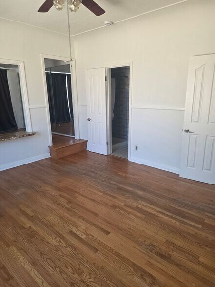 Building Photo - 1330 S Ridgeley Dr