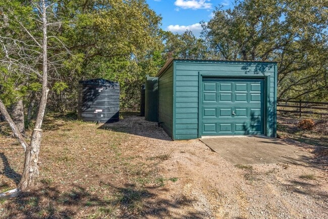 Building Photo - 403 Stirrup Dr