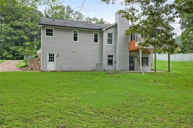 Building Photo - 410 Hickory Walk