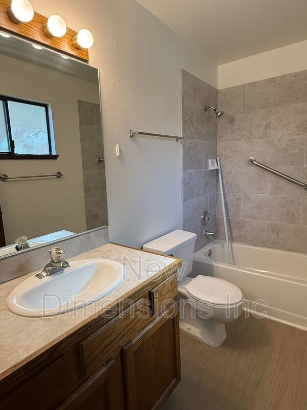 Building Photo - 3679 Grant Dr