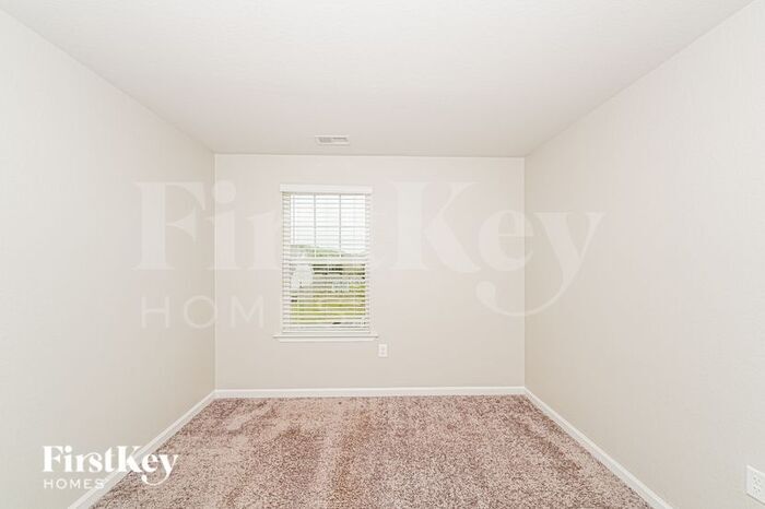 Building Photo - 6986 Rebecca Ln