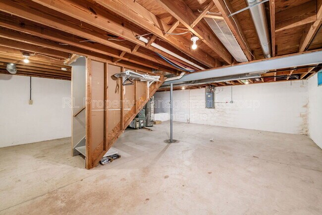Building Photo - 2940 Wynridge Dr