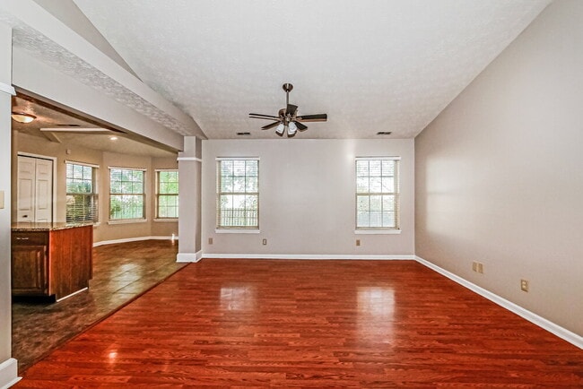 Building Photo - 2043 Glendora Dr