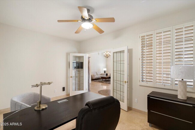 Building Photo - 10060 E Emerald Dr