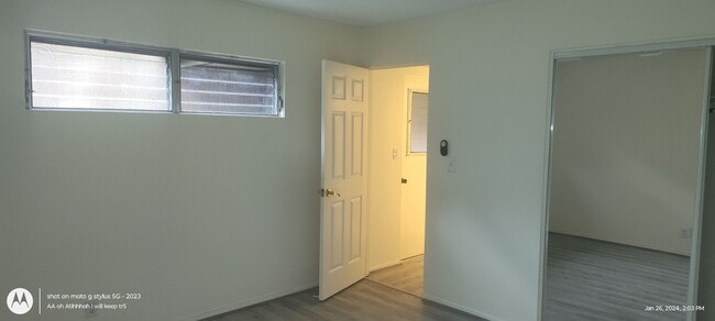 Building Photo - Beautiful 4 bed/ 2 bath/ 2 parking In Kaneohe