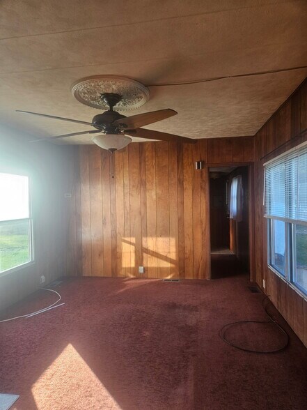 Building Photo - 83 Steele Rd