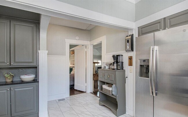 Building Photo - Two Bedroom Home For Rent
