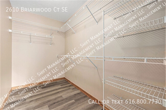 Building Photo - 2610 Briarwood Ct SE