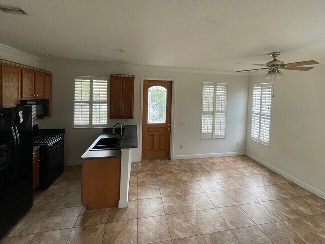 Building Photo - 122 Key Haven Ct