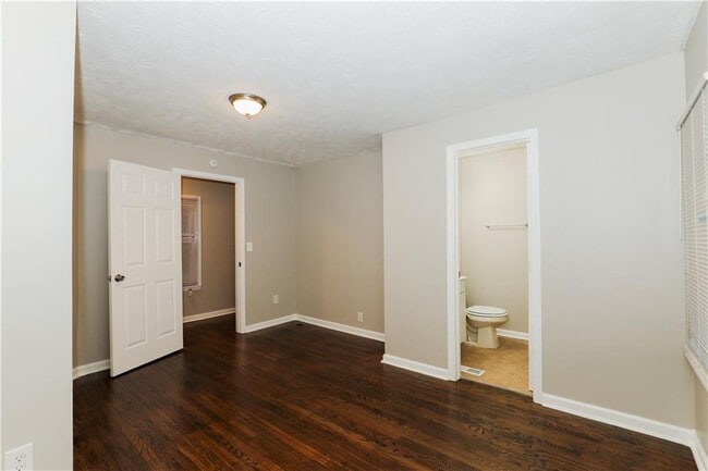 Building Photo - 2018 Pryor Rd SW