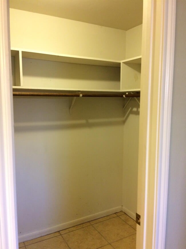 Building Photo - 4009 Hunter Creek Dr