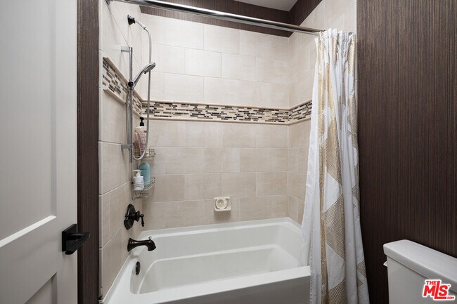 Building Photo - 9 Casaba Rd