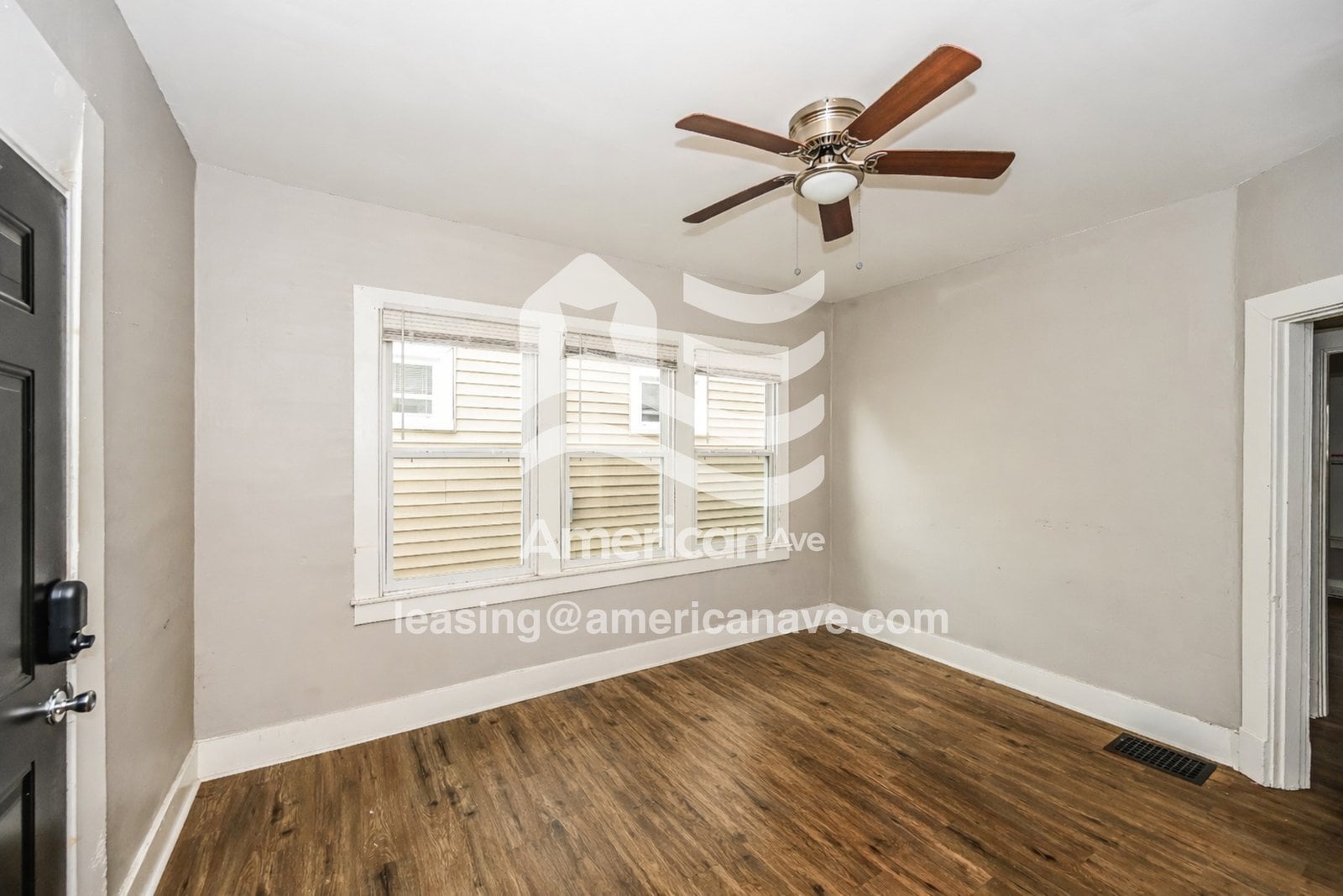 Building Photo - 321 S 43rd St