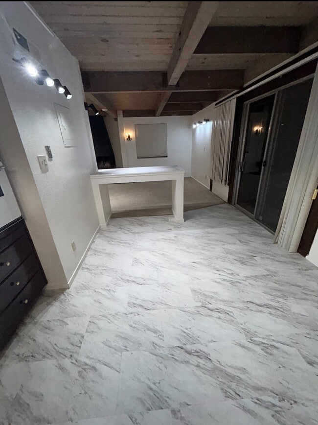 Building Photo - 902 F St