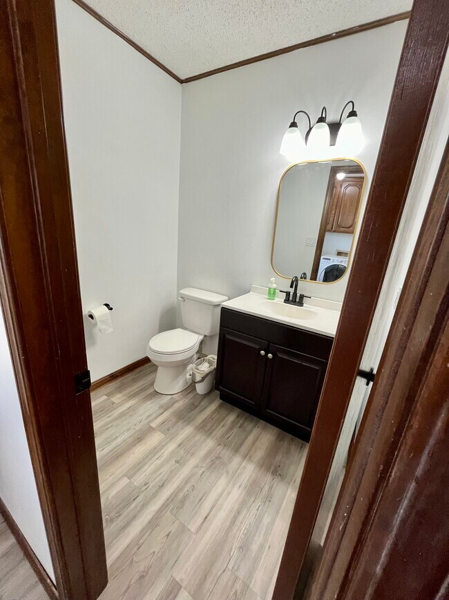 Building Photo - 14731 E 96th St N