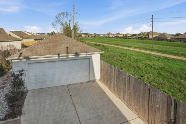 Building Photo - 29702 Sullivan Oaks Dr