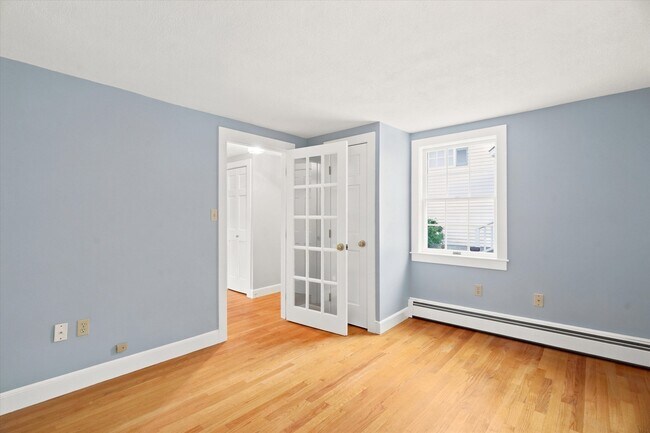 Building Photo - 58 Morton St