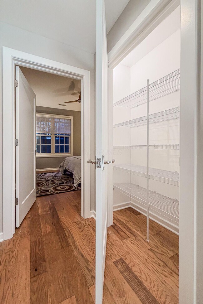 Building Photo - 190 E Gay St