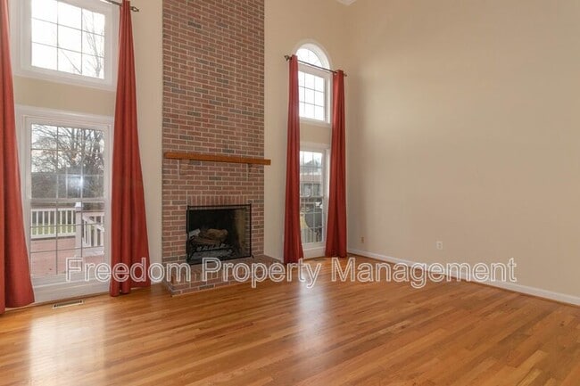 Building Photo - 80 Brookshire Dr