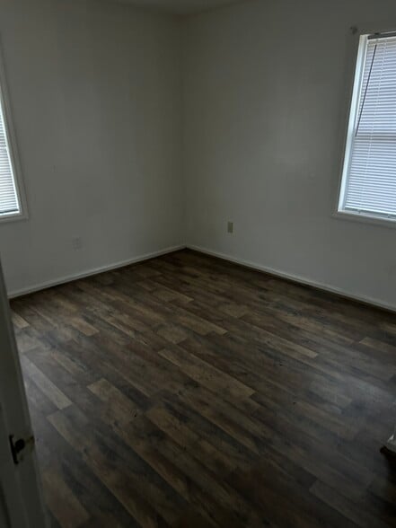 Building Photo - 520 Buckley St