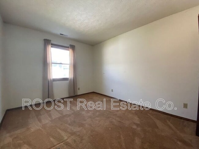 Building Photo - 5 N Chillicothe St