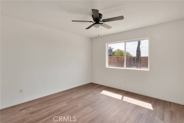 Building Photo - 15368 Ross Dr