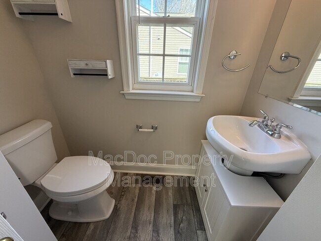 Building Photo - 238 5th St