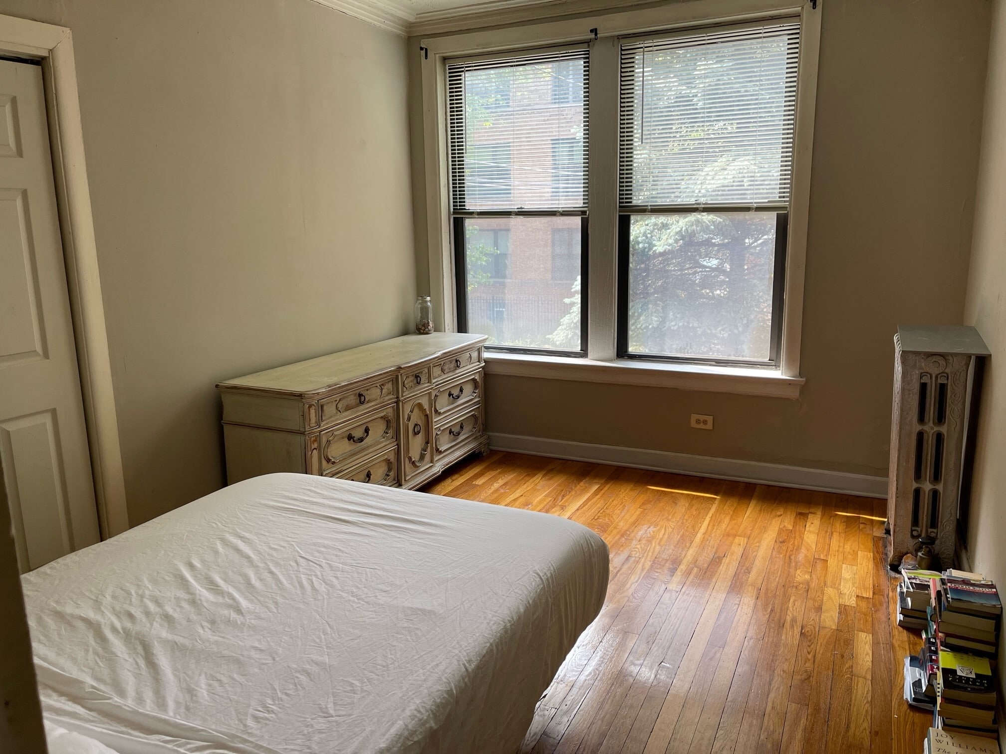 Master Bedroom - 1318 W Sunnyside Ave