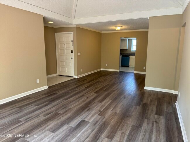 Building Photo - 6526 La Mirada Dr E