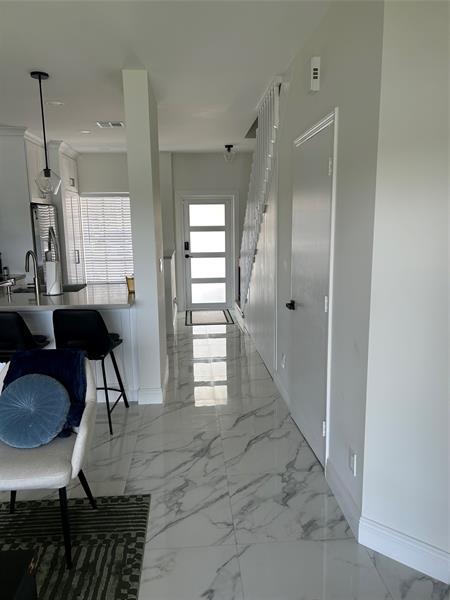 Building Photo - 711 SW 122nd Ave