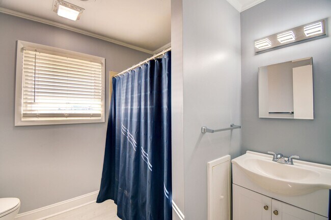 Building Photo - Off Season Rental **Oceanfront, Pet Friend...