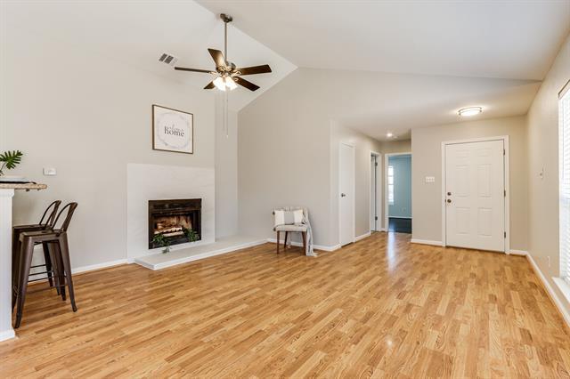 Building Photo - 929 Sugarberry Dr
