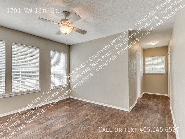 Building Photo - Beautiful 2 bed, 2 bath updated duplex in ...